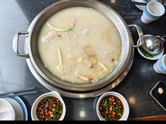 -老来福·非遗酸汤兔(凯旋路店)