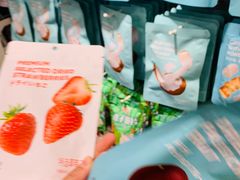 -名创优品(江南新地店)