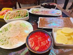 -三个四川人火锅(华联商厦店)