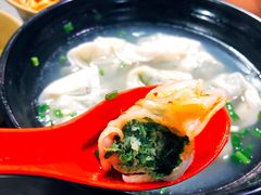 荠菜大馄饨-老上海食惠裡小籠包生煎包