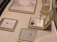 -梵克雅宝(国贸商城店)