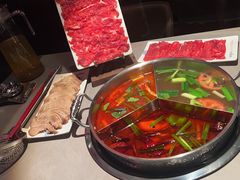 -伴山牛贵州黄牛肉火锅·苗疆非遗艺术餐厅(上海首店)