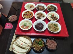 -蓝田九大碗民俗食府(蓝田店)