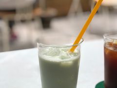 -彳亍咖啡·这里(水湾路店)