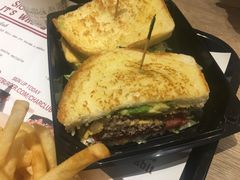 -The Habit Burger Grill 哈比特汉堡(爱琴海店)