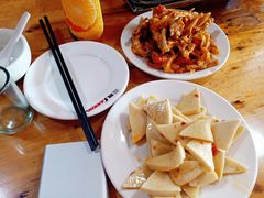 -宏兴烤鱼山庄(宣恩总店)