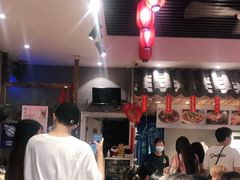 大堂-爆炸头阿姨小四川正宗川味小吃(无任何分店)