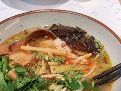 -百春原湖南牛肉粉(百联世纪店)