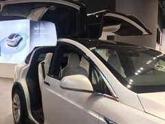 -TESLA 特斯拉(上海太古汇体验店)