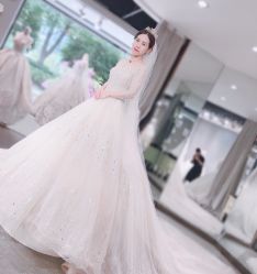 -艾米丽婚纱礼服