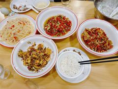 鲜炒黄牛肉-憨伢子·家常菜小食堂·有锅气の炒菜(江汉路店)