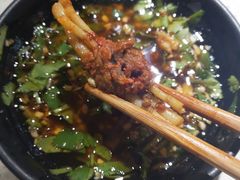 折耳根牛肉-钢管厂歆瑞源油卤串串香(春熙路太古里店)