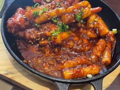 火辣鸡爪炒年糕-英兰朝族饭店(河南桥头店)