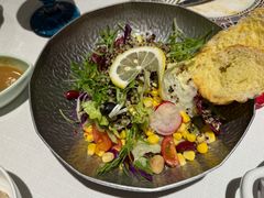三色藜麦沙拉配现磨芝麻柚子汁-俄士厨房(五棵松华熙LIVE店)