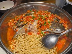 -鱼鲜饭香·招牌汽锅剁椒鱼头王