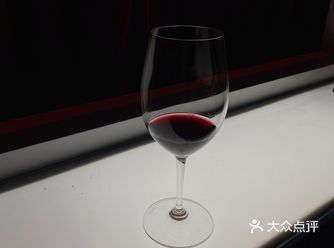 红酒 对于一个酒精爱好者而言 算是半知半解的东西