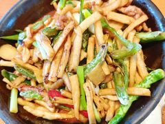 干笋子炒腊肉-禧福徕盆盆香川菜馆
