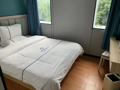 -全悦酒店(广州天河林和西地铁站店)