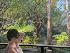 -Chom Cafe and Restaurant