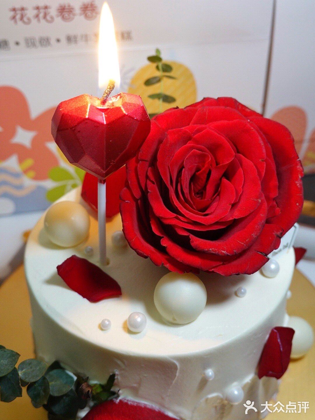 玫瑰见证爱情，纯动物奶油见证品质，这款情人节蛋糕太🉑️了！
