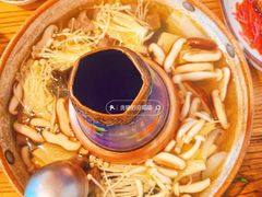 -毛辣果·贵州红酸汤牛肉火锅(西单店)