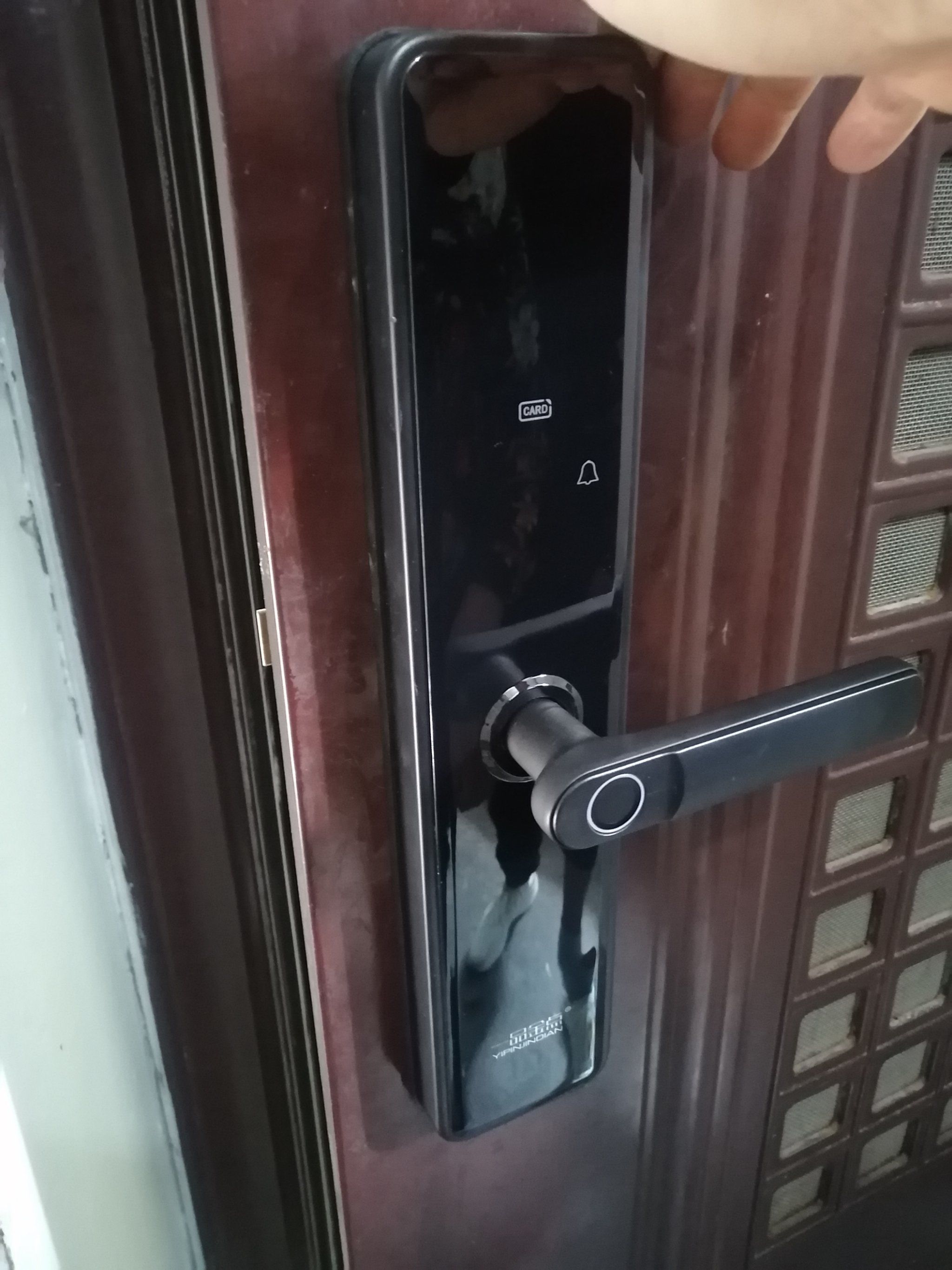 附近上门换锁芯/换指纹密码锁/修锁/开锁