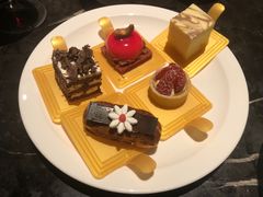-半岛翡丽海鲜自助餐厅(观风亭店)