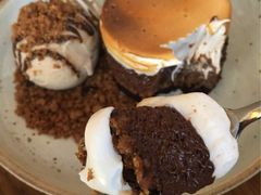 -ROAST coffee & eatery