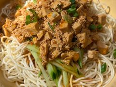 -鹤江桥·红油牛肉粉(SKP店)