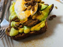 牛油果吐司-BOR Eatery(安福路店)