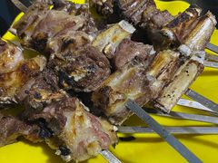 -烤肉小伙烤肉店