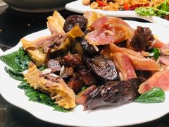 腊味煲仔饭-好彩海鲜火锅饭店(银河百老汇店)