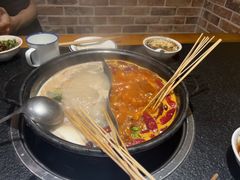 -两三事小郡肝串串香火锅(桂庙店)