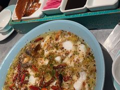 -姚姚酸菜鱼·金戈戈香港豉油鸡(喜荟城联名店)