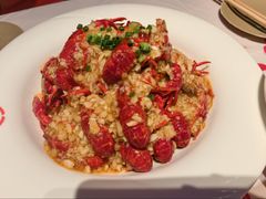 -肥肥虾庄·金牌油焖大虾(汉街SKP店)