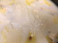 -洪氏嗨捞·广东猪肚鸡·椰子鸡火锅(西咸万象城店)