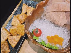 -湊湊火锅·茶憩(杭州湖滨银泰in77店)