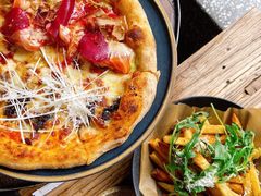 白酱三文鱼梅干菜双拼披萨-O'mills Sourdough Bakery&Bistro(永嘉路店)