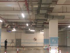 -虹桥天地-停车场