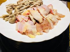 -洪氏嗨捞·广东猪肚鸡·椰子鸡火锅(西咸万象城店)