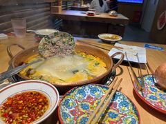 -洱火云南酸菜牛肉火锅(石景山当代商城店)