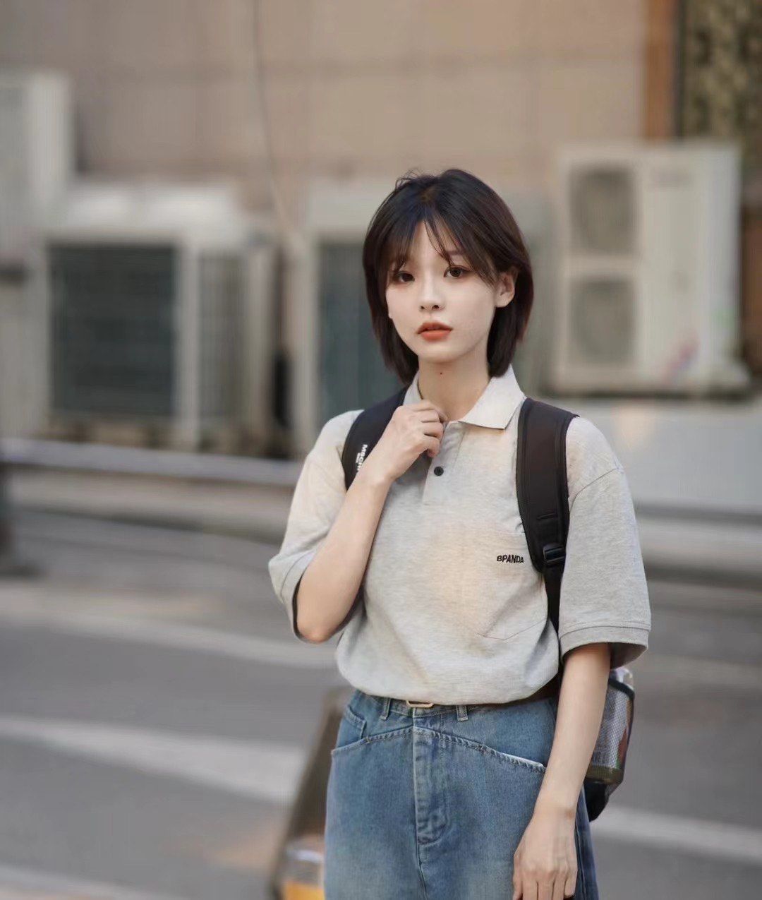 这款齐肩短发,既清爽又富有层次感