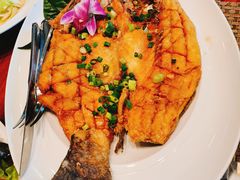 -Chom Cafe and Restaurant