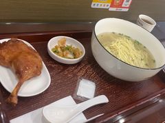 -百年老字号·观振兴蟹黄面·三虾面·苏式面(观前街富仁坊巷店)