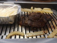 -臻牛烤肉