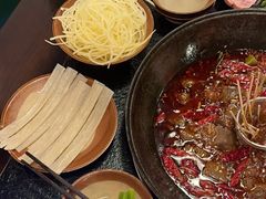 -渝井巷重庆老火锅(沈阳吉祥店)