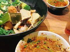-万记麻辣烫国展总店