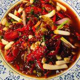 黄瓜很解辣，画家也很新鲜，推荐大家去吃