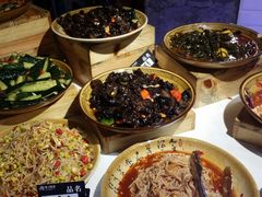 -海吃海喝海鲜烤肉餐厅