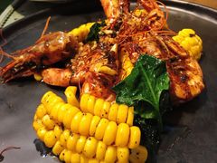 惹味胡椒虾配烤玉米-CHILLAX轻乐时(侨建·Hi City店)